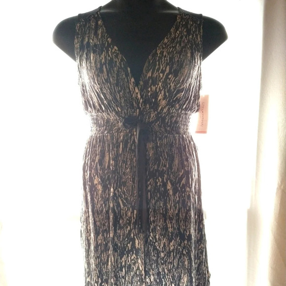 Liz Lange Maternity Dress NWT 😍 - Picture 1 of 7